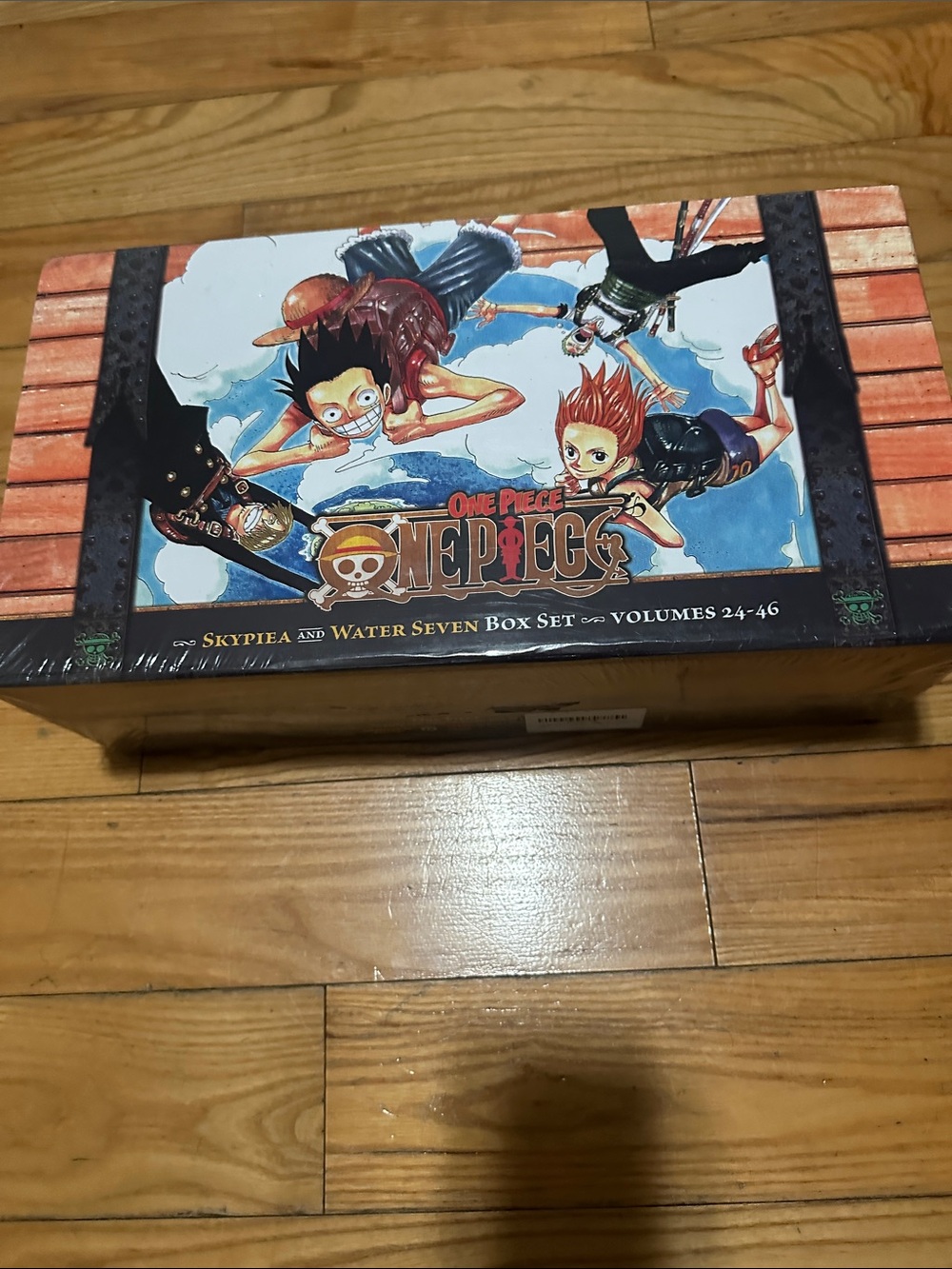 Onepiece Box Set with Blue, Red, Black and Brown Artwork